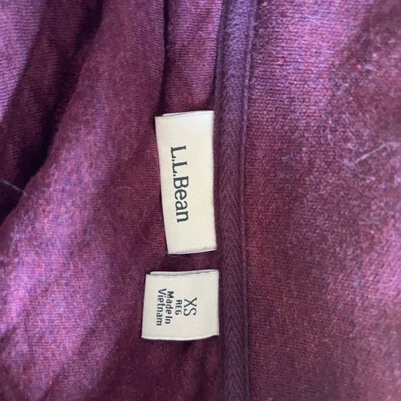 LL bean burgundy sweater WXS. - Picture 3 of 3